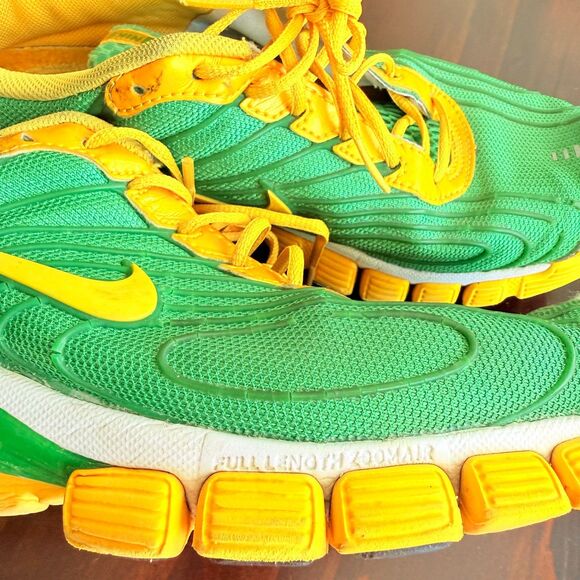 Size 9.5 - Nike Zoom Air Hayward UofO DUCKS 313092-371  Men's Running Shoe - Picture 7 of 11